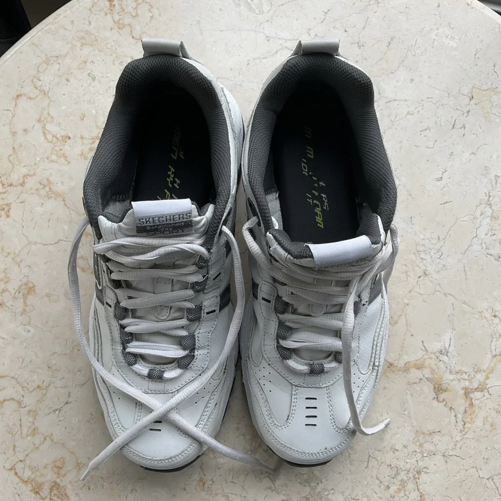 Skechers Mens Vigor 2.0 51242EW White Sneakers Mens 9 Wide‎ Memory Foam Training